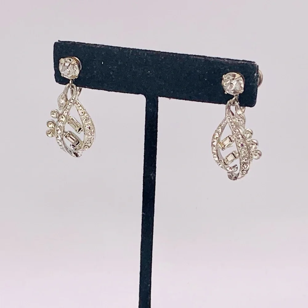 Vintage rhinestone dangles clip on earrings costume jewelry screw back silver